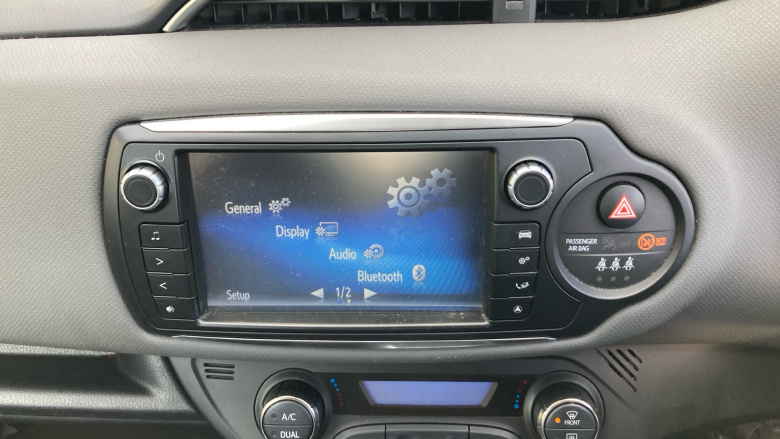 Toyota Yaris 1.5 Hybrid Icon 5dr CVT Hybrid Hatchback